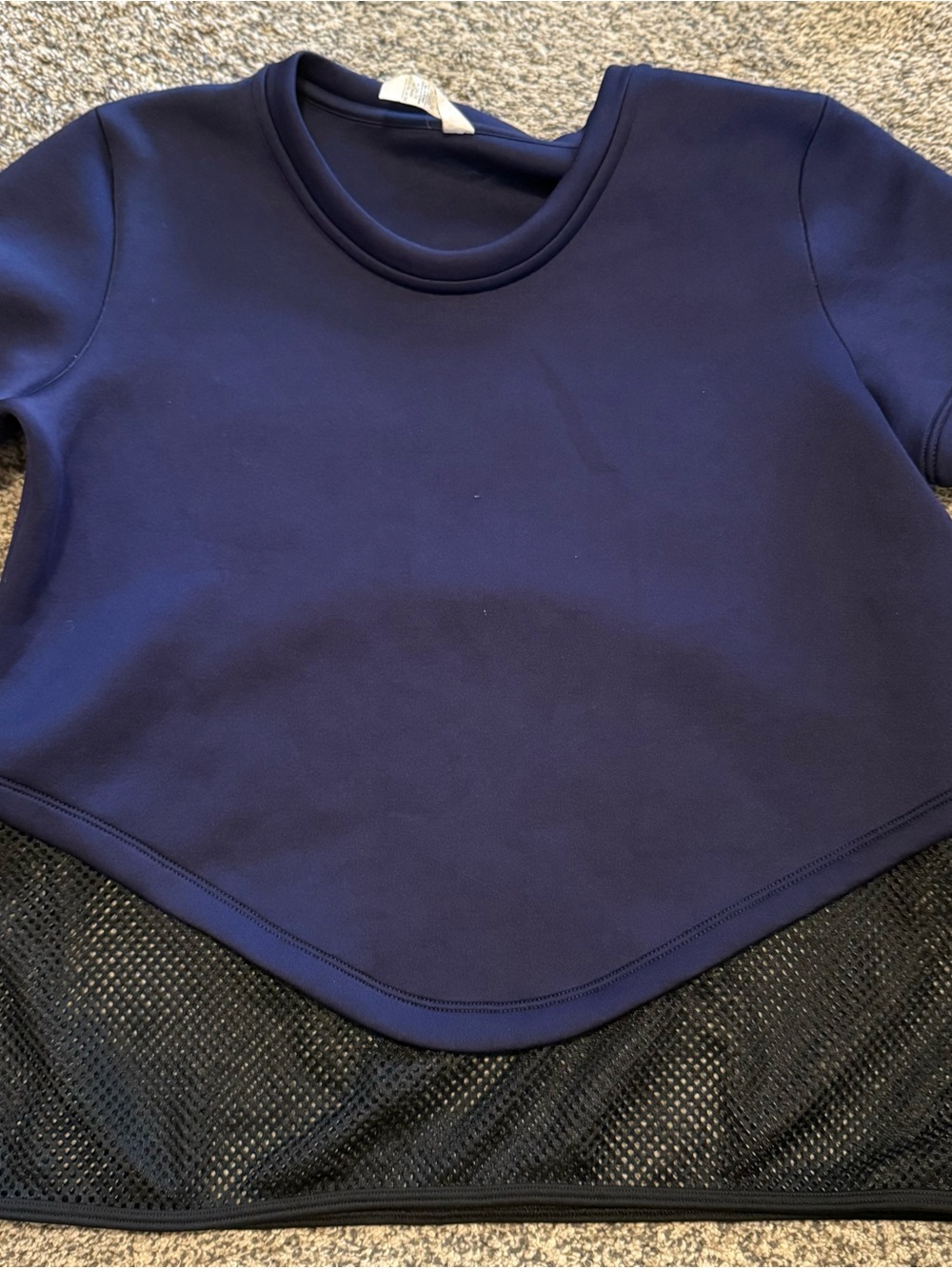 Under Armour Women’s Cropped Workout Top | Navy/Black Mesh Hem | Size Small